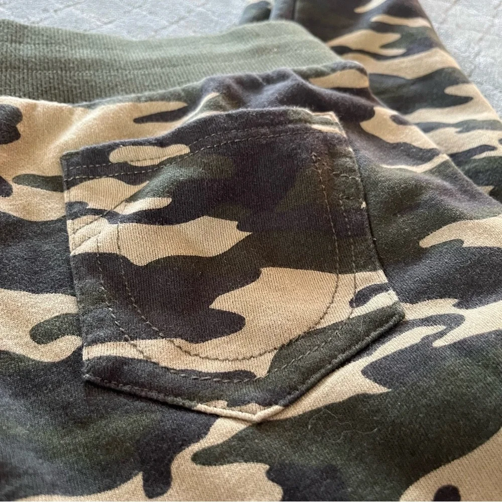 True Religion Green and Cream Jogger Sweatpants with Tapered Fit‎